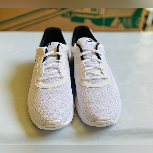 Nike Tanjun white/black new in original box - Picture 4 of 4